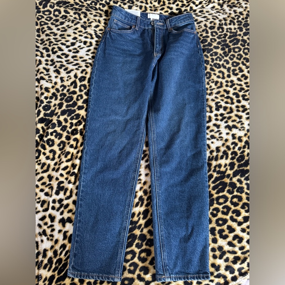 H&M High Rise Mom Jeans Size 6 (Run Small)